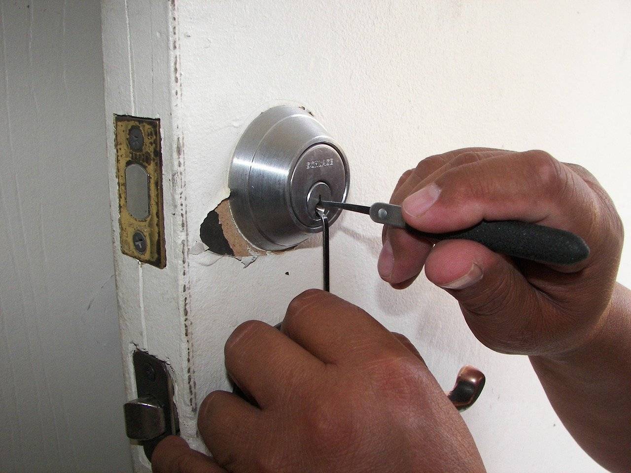 serrurier parisien etienne services serrure porte maison