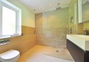 Aménager une salle de bain travertin moderne, les meilleurs conseils