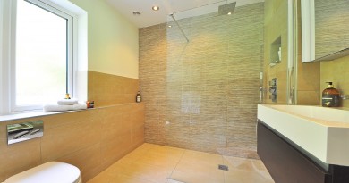 Aménager une salle de bain travertin moderne, les meilleurs conseils